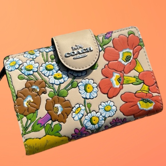 Coach Medium Corner Zip Wallet Light Cream With Floral Print - Picture 2 of 9